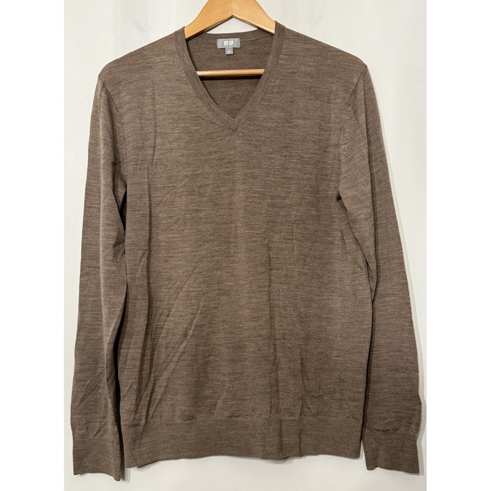 Uniqlo Men's 100% Wool V Neck Sweater Medium Lightweight Beige Pullover Read